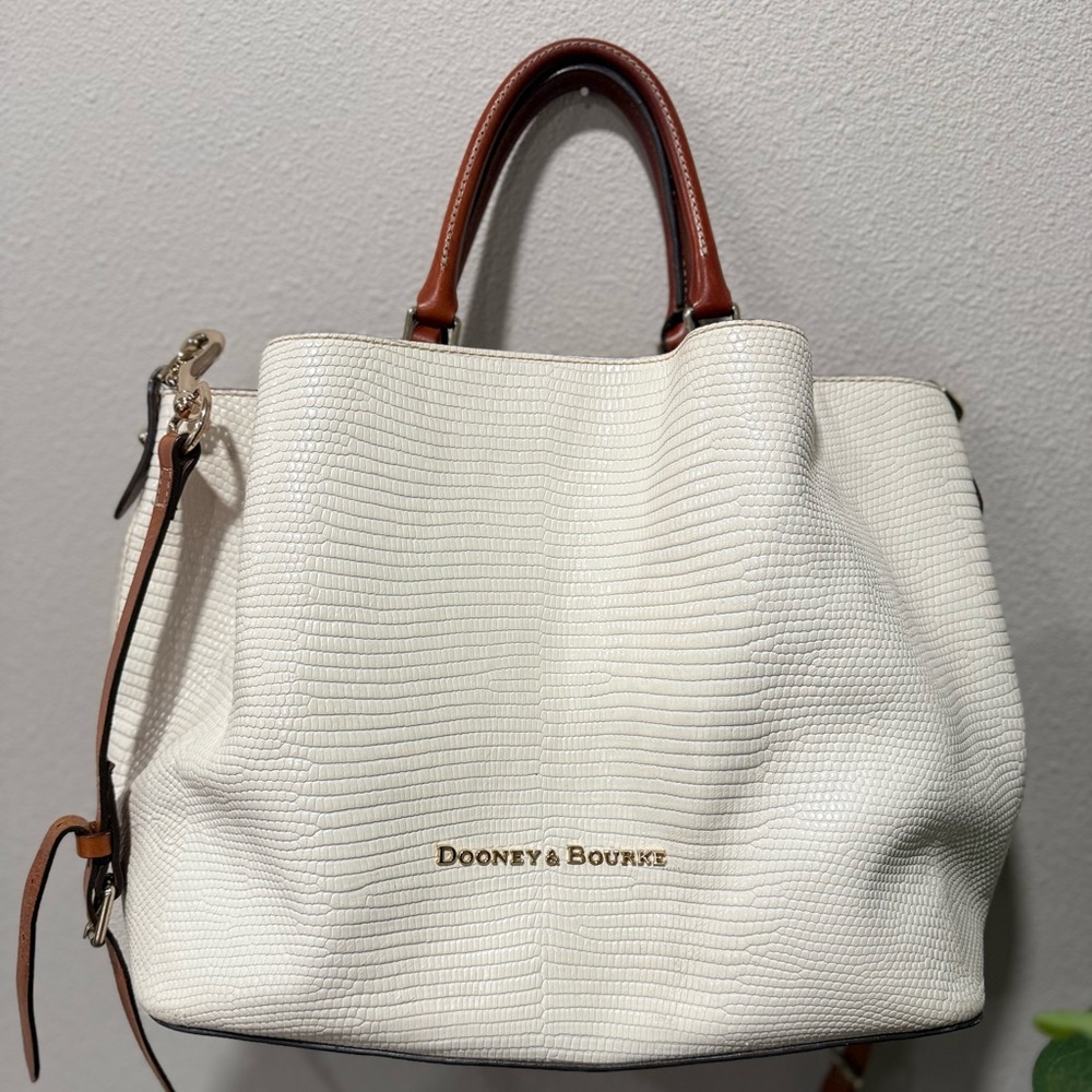 Dooney & Bourke Embossed lizard Barlow Handbag Crossbody Purse